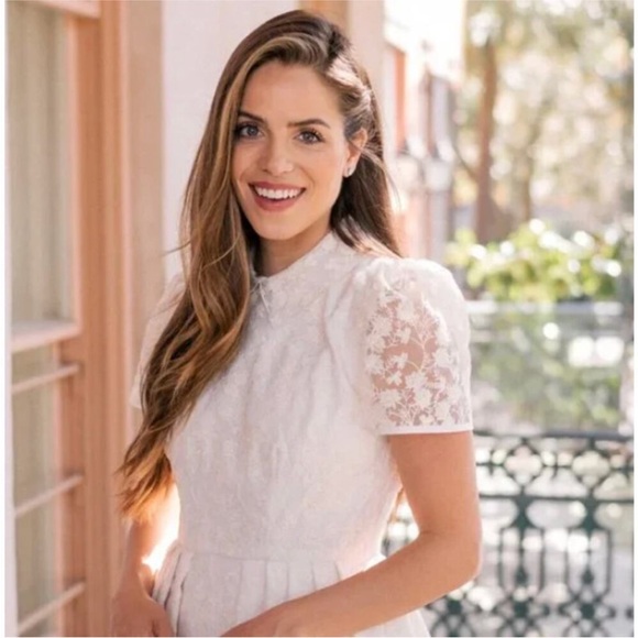 Gal Meets Glam Amelia Dress white lace 4 - Picture 2 of 10